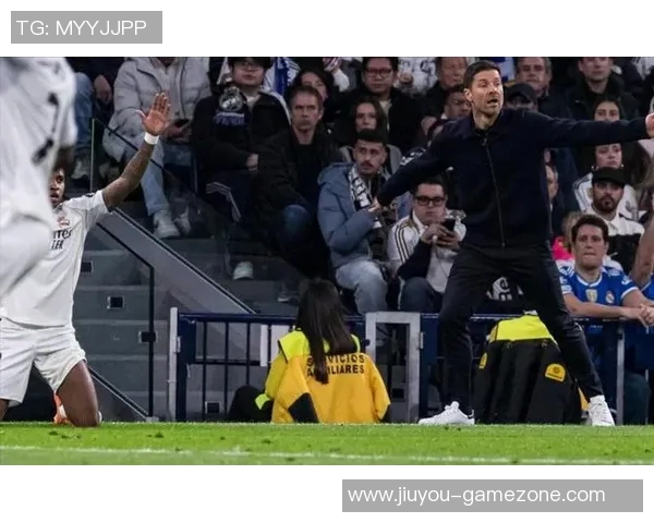 世界杯惊现冷门皇马与尤文图斯激战成平局红牌事件引发全场热议