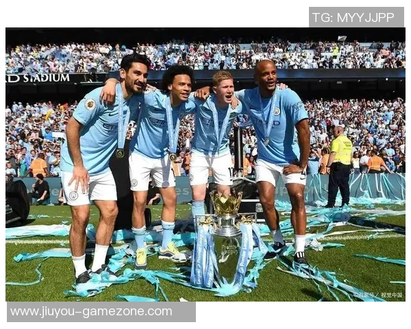 欧冠精彩对决曼联大胜那不勒斯红牌事件引发全场热议