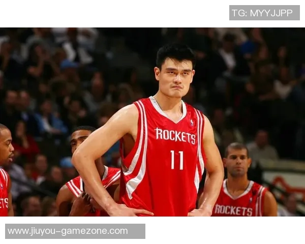 姚明手臂脱臼事件引发的篮球界关注与球迷心痛反响