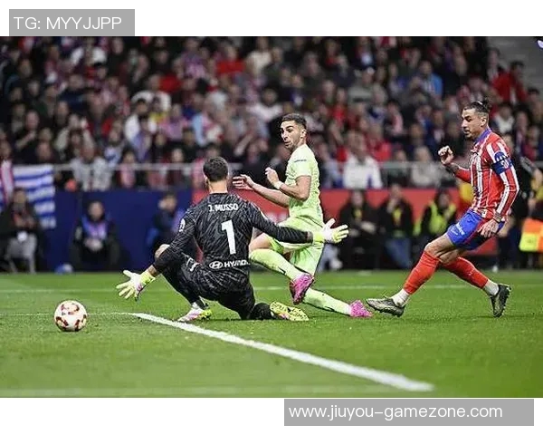 巴萨友谊赛小胜里昂红牌事件引发全场热议与争议