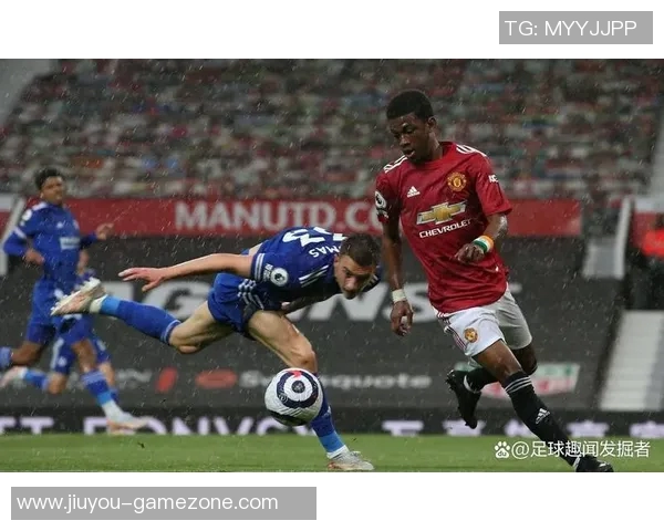 足总杯激战AC米兰逆转里昂补时绝杀引发争议判罚全场沸腾 足总杯激战AC米兰逆转里昂补时绝杀引发争议判罚全场沸腾