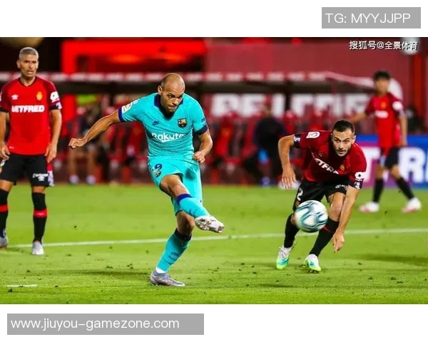 德甲焦点战巴萨与AC米兰战平战术解析引发全场热议